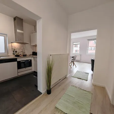 Stadtmitte Im Historischen Viertel -100qm Wohnflaeche & 30qm Dachterrasse *