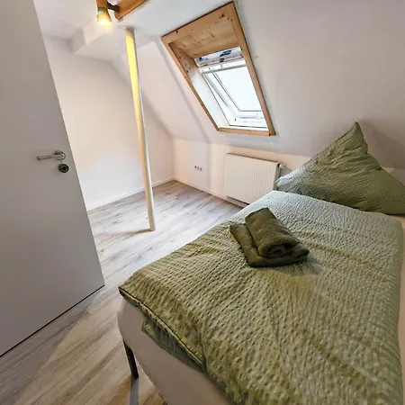 Stadtmitte Im Historischen Viertel -100qm Wohnflaeche & 30qm Dachterrasse *