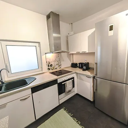 Stadtmitte Im Historischen Viertel -100qm Wohnflaeche & 30qm Dachterrasse Apartamento