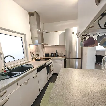 Apartamento Stadtmitte Im Historischen Viertel -100qm Wohnflaeche & 30qm Dachterrasse *